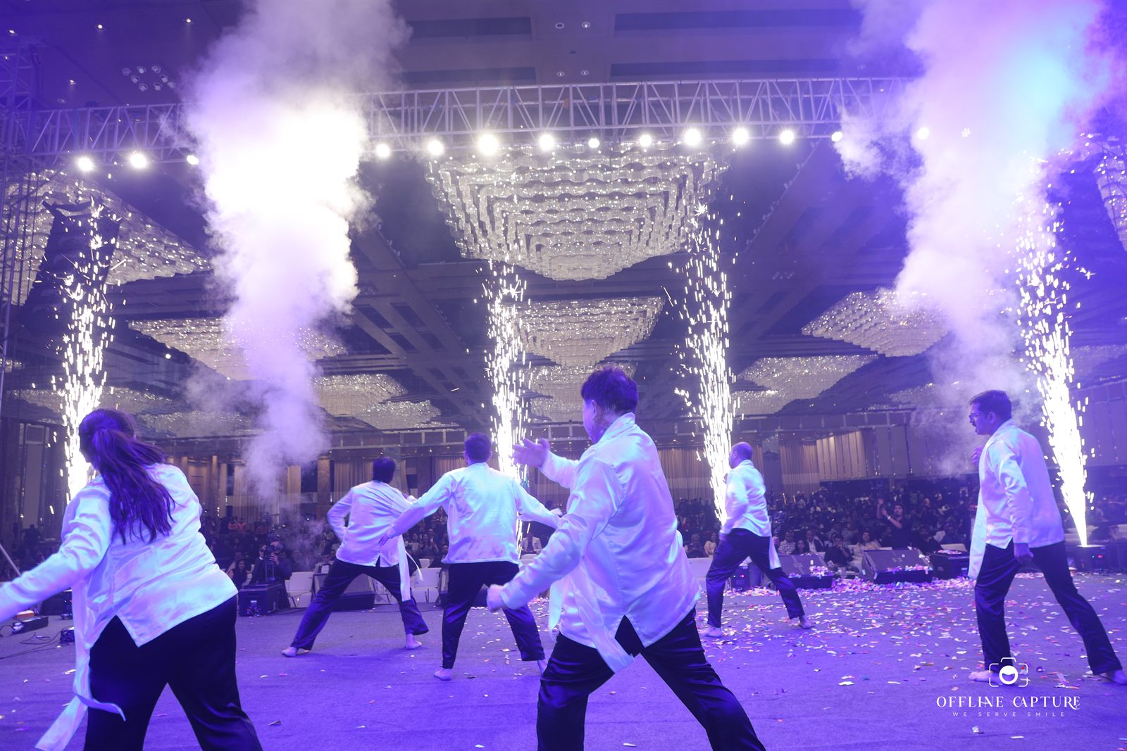 Sicilians Got Talent stage performance with lights and smoke